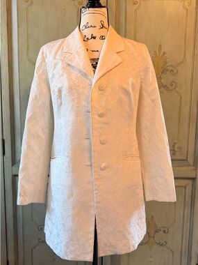 Custom made White Floral Jacquard Button-Up Blazer